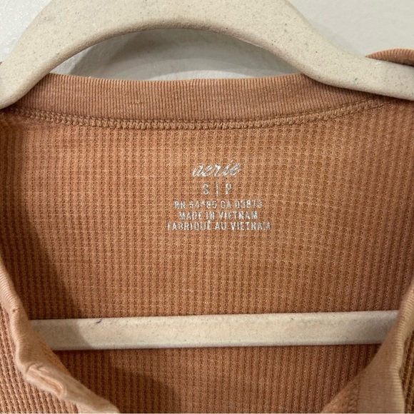 Aerie Tan Half Button Long Sleeve Waffle Knit Henley T-Shirt Top Women’s Small - Picture 3 of 6